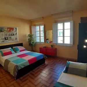 https://francescas-house.it-tuscanyhotel.com